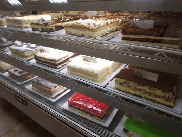 Tomi Bakery Picture 4