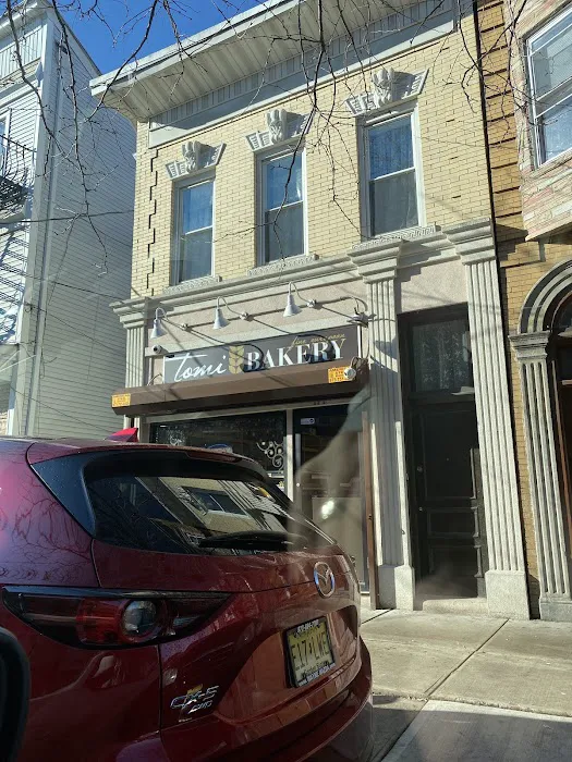 Tomi Bakery Picture 1