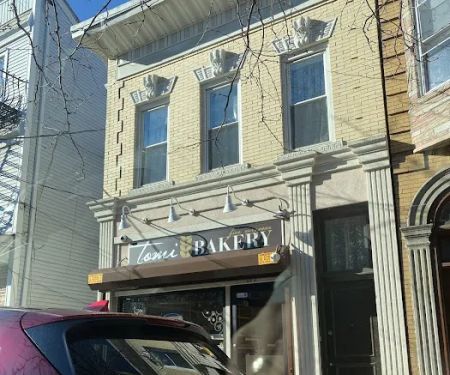 Tomi Bakery