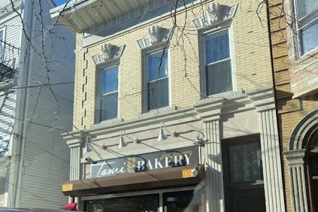 Tomi Bakery