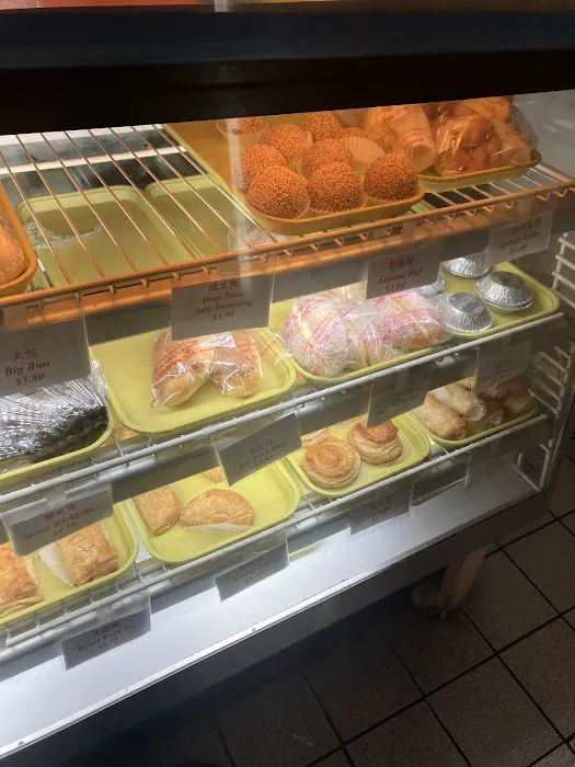 May's Cake House Picture 4