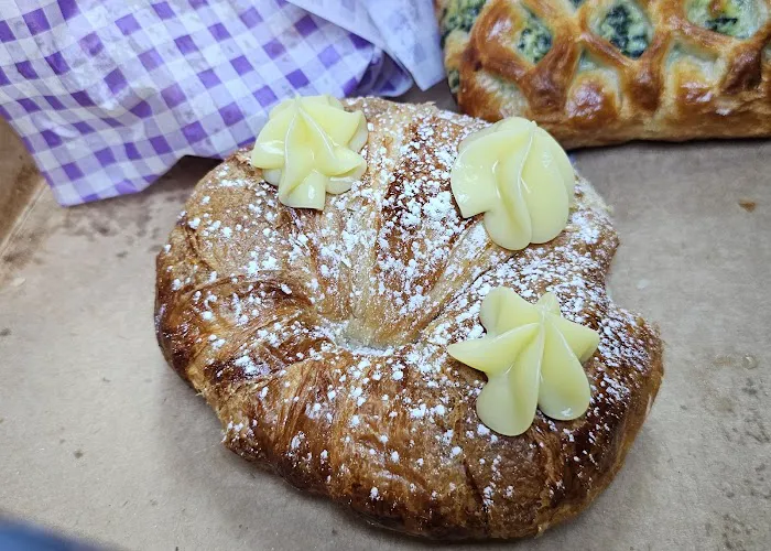 Noble Castella Picture 5