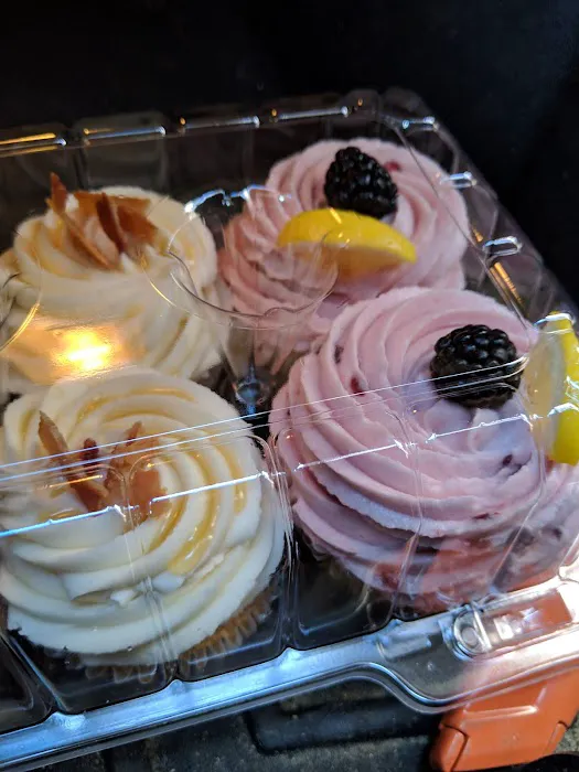 Carina's Cakes Picture 9