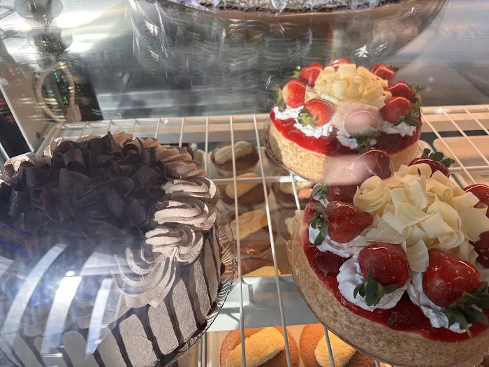 Colarusso's Bakery Picture 3