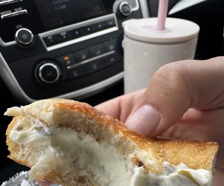 Hot Bagels Abroad & Deli