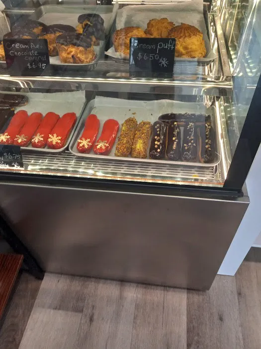 Bloom Cakes & Bakery Picture 3