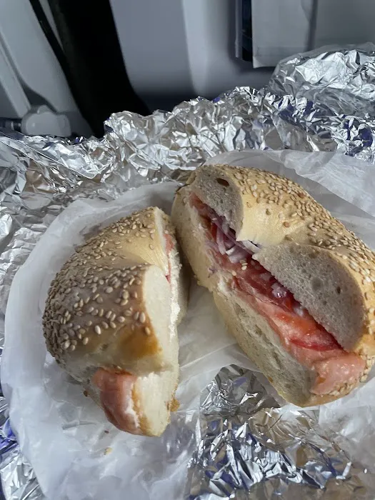 Bagelwich Bagel Bakery & Deli Picture 7