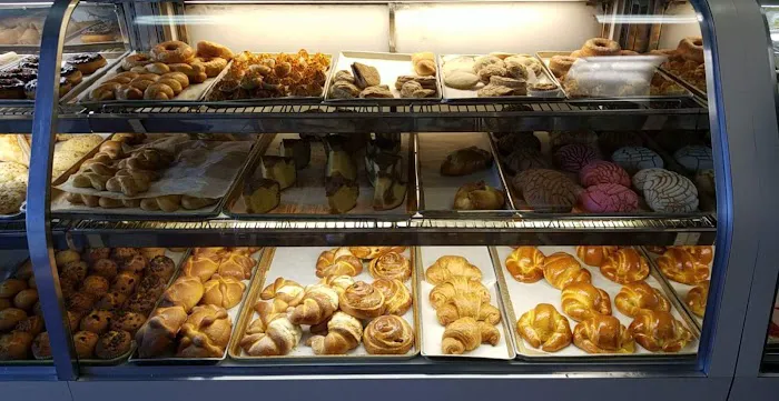 Hermanos Bakery Picture 6