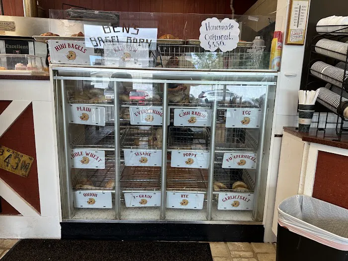 Ben's Bagel Barn Picture 7