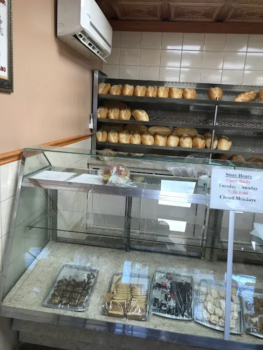 Guiseppe's Bakery Picture 1
