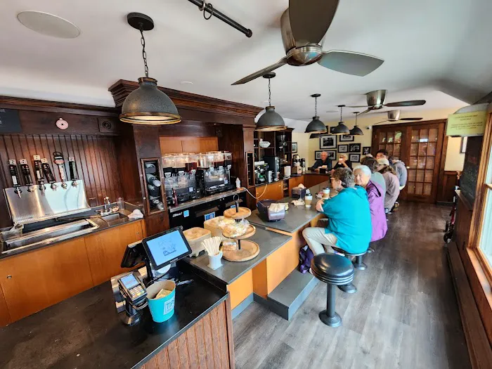 Hole In One Bakery & Coffee Shop Picture 4