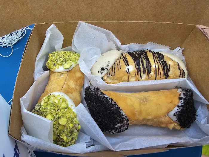 Mike's Pastry Picture 3