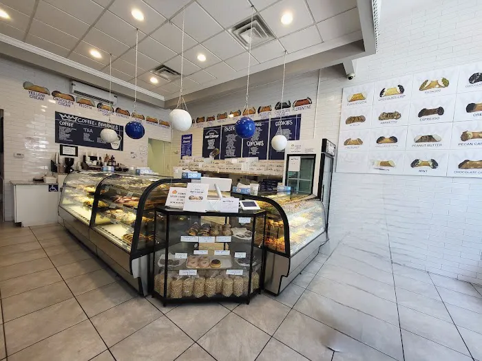 Mike's Pastry Picture 2