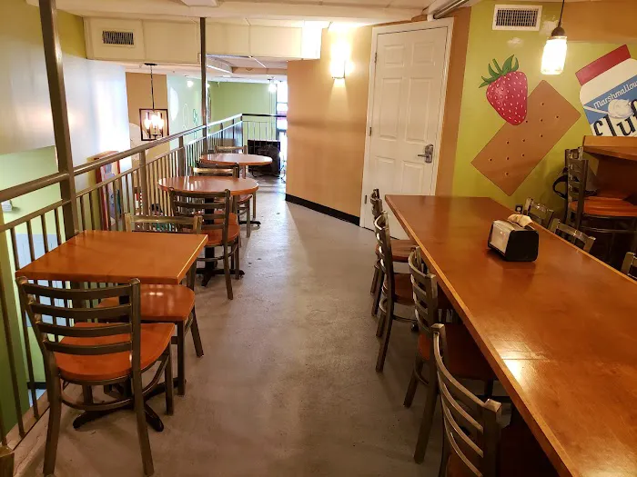 Davis Square Hand Crafted Donuts & Bagels Picture 5