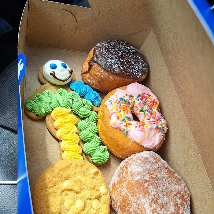 Yum Yum Shop Picture 10