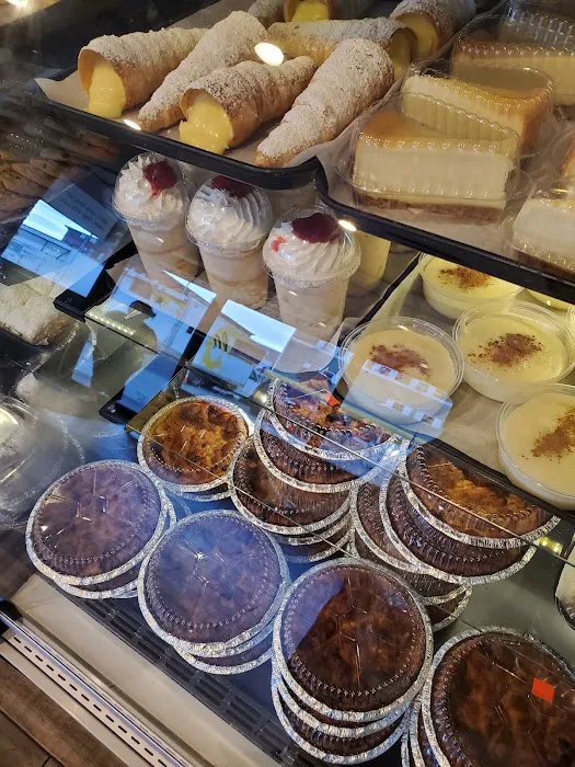 Caribbean Bakery Picture 7
