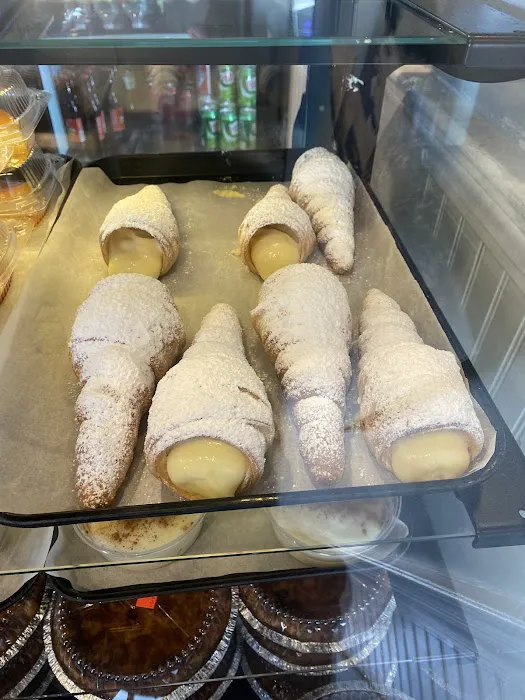 Caribbean Bakery Picture 10