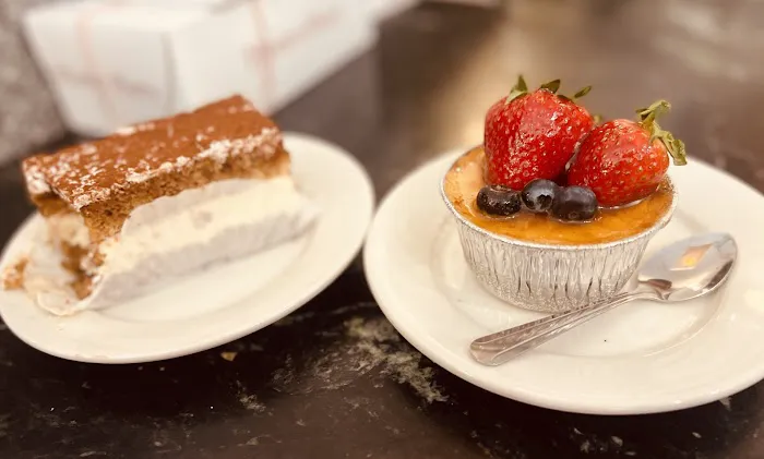 Modern Pastry Shop Picture 9