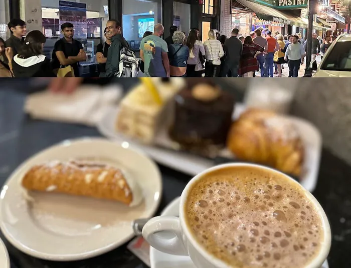 Modern Pastry Shop Picture 10
