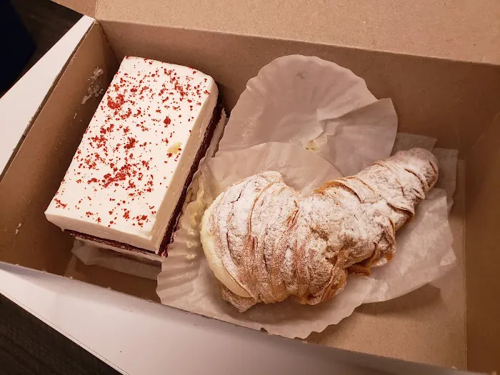 Lyndell's Bakery Picture 8