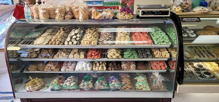 Arthur's Pastry Shop Picture 6