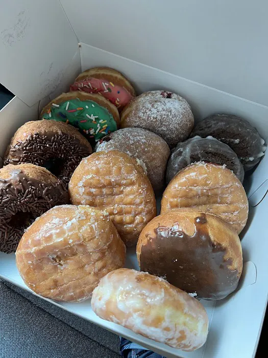 Demet's Donuts Picture 4