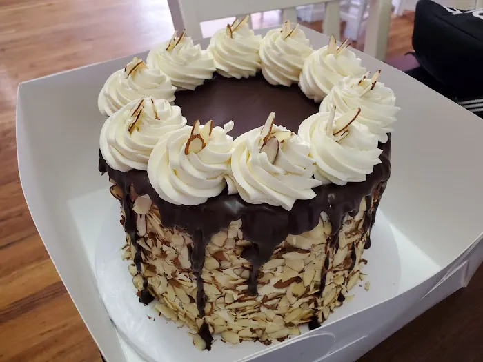 Custom Cakes by Adele Picture 8