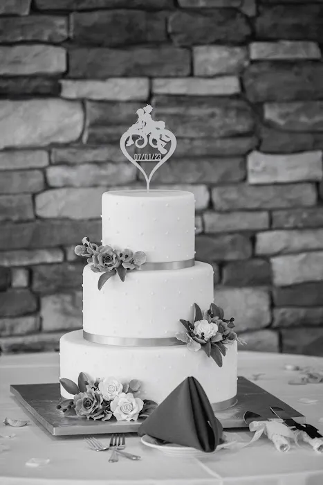 Custom Cakes by Adele Picture 3