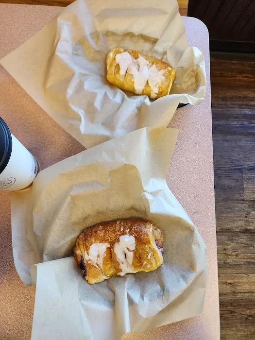 Back Home Bagels Deli & Bake Shop Picture 4