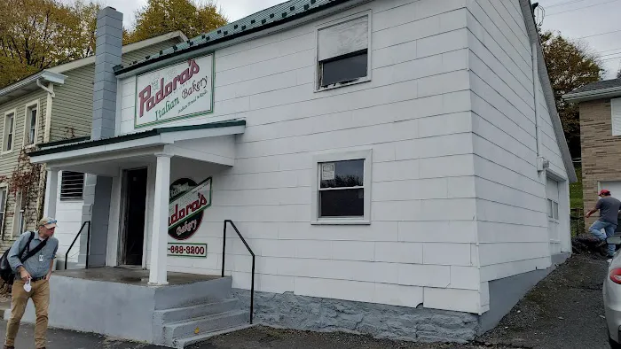Padora's Italian Bakery Picture 5