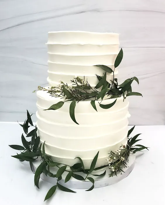 Sweet Luxe Cake Design Picture 2