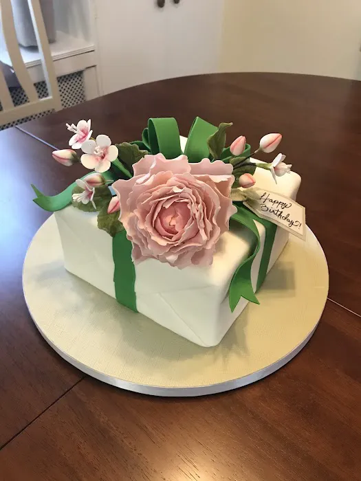 Sweet Luxe Cake Design Picture 10
