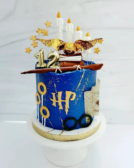 Sweet Luxe Cake Design Picture 9