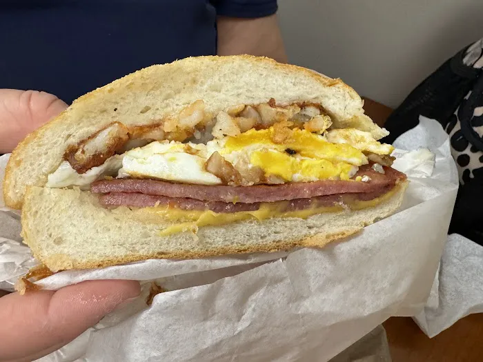 A&B Bagel, Deli and Grill Picture 10