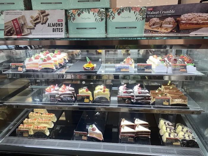 85°C Bakery Cafe - East Hanover Picture 7