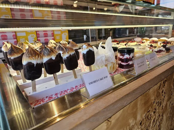 Ladyfingers Bakery + Bar Picture 3