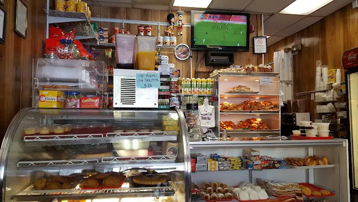 El Peruanito Panaderia Picture 10