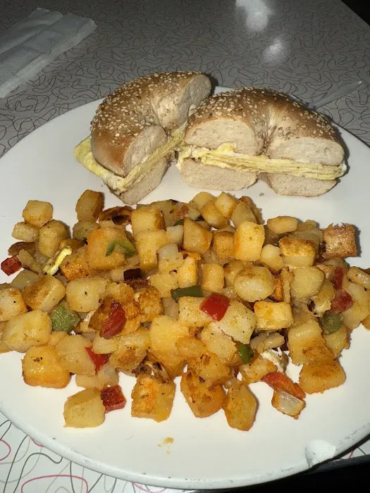 ANDERSON BAGEL & DELI Picture 6