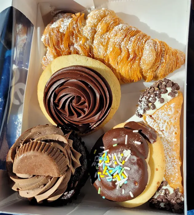 Dolce And Biscotti Fine Italian Bakery Picture 2