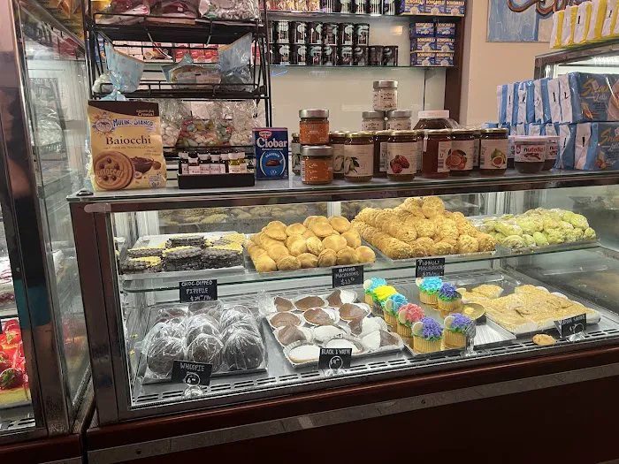 Modern Pastry Shop Picture 9