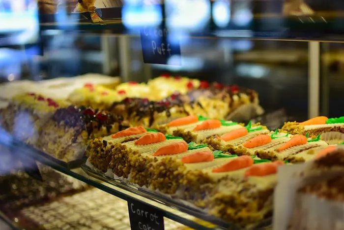 Modern Pastry Shop Picture 7