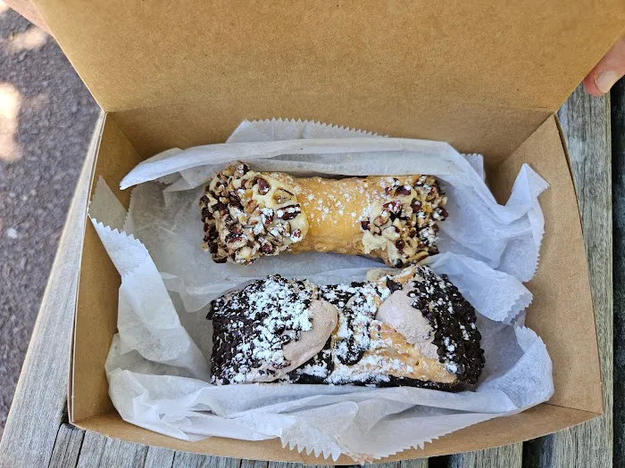 Mike's Pastry Picture 9