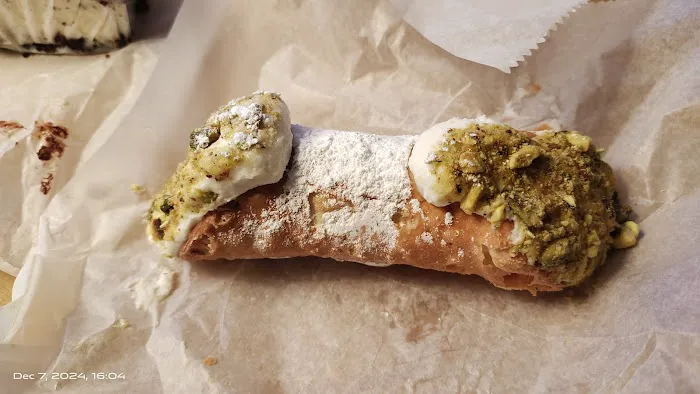 Mike's Pastry Picture 4