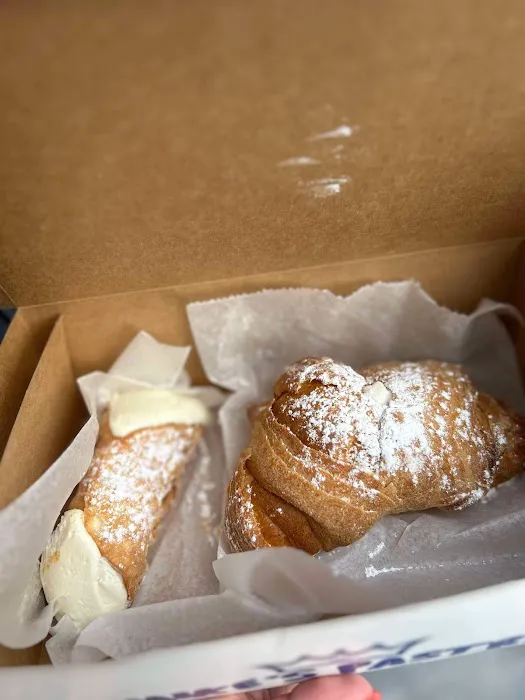 Mike's Pastry Picture 1