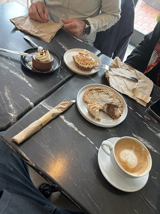 Two Bees Cafe & Patisserie Picture 8
