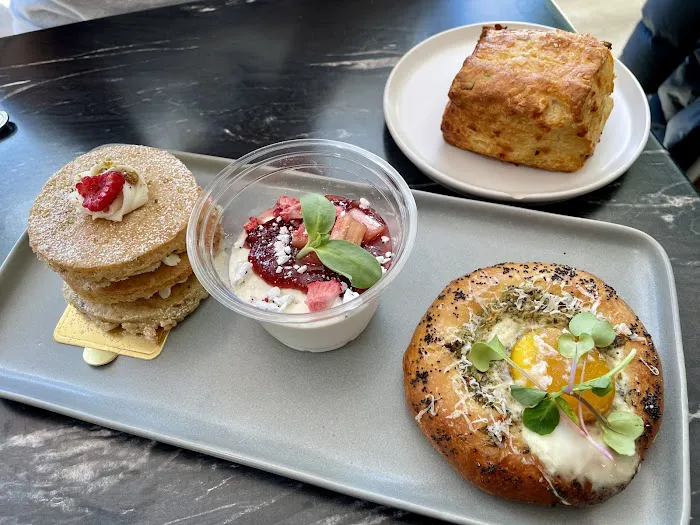 Two Bees Cafe & Patisserie Picture 3
