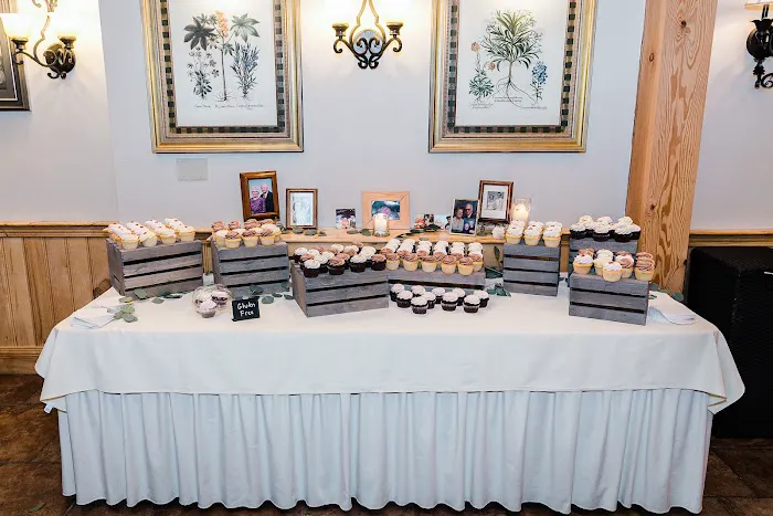 Three Sisters Cake Shop Picture 10