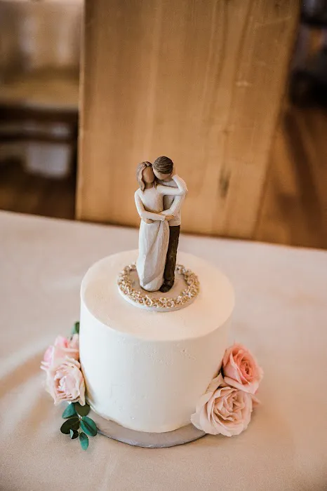 Three Sisters Cake Shop Picture 2