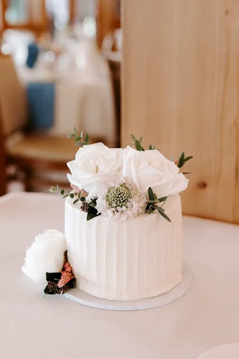 Three Sisters Cake Shop Picture 1