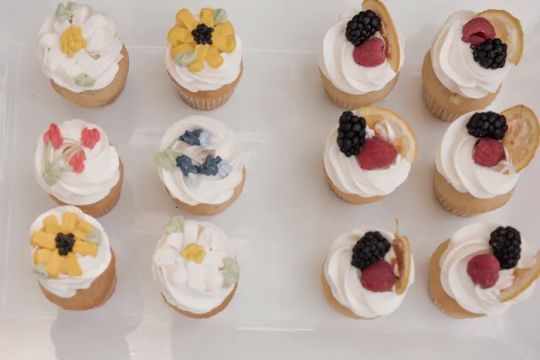 cake. vegan bakery
